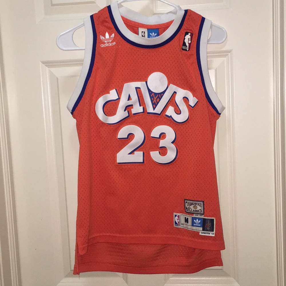 VINTAGE LEBRON JAMES CAVS JERSEY